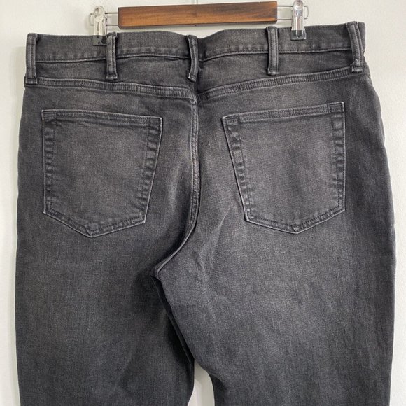 Old Navy Jeans Men's 38x32 Black Athletic Taper Stretch Distressed Denim NEW - Picture 9 of 10